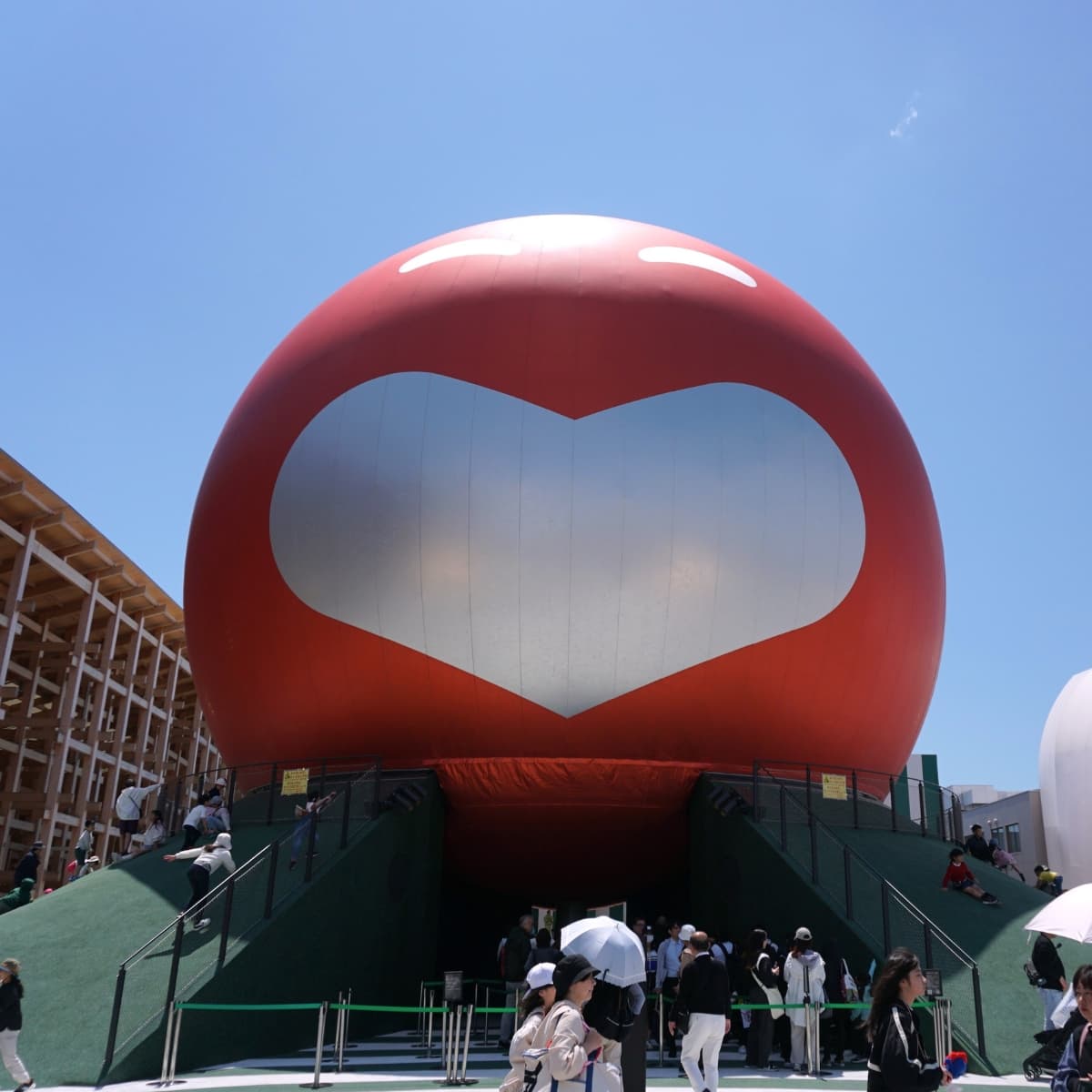 Le pavillon Yoshimoto « Waraii Miraii »