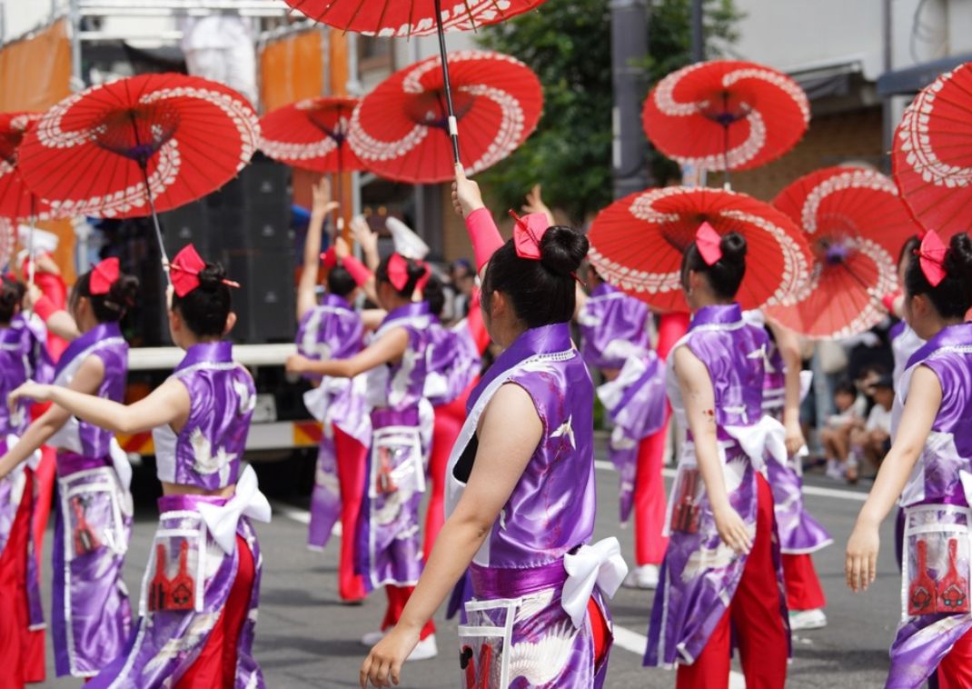 Manifestation de danse festive traditionnelle japonaise