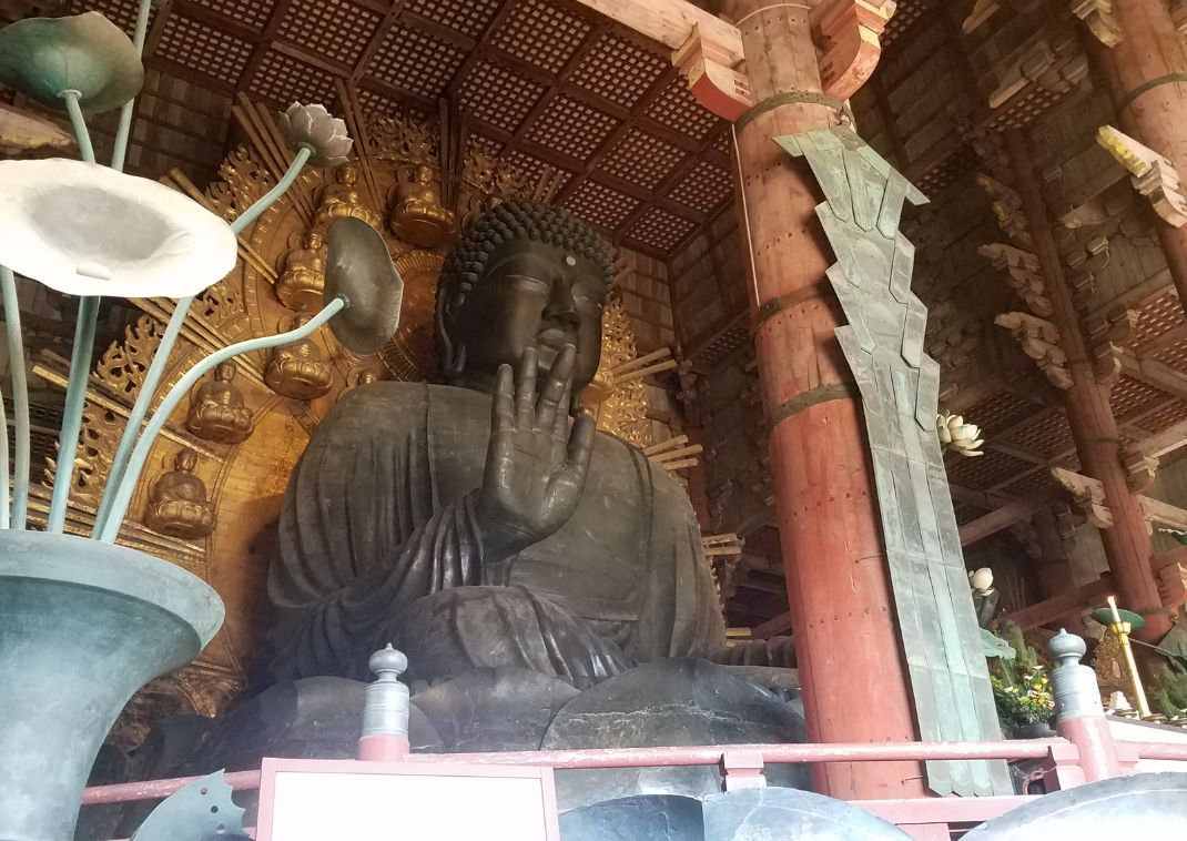 Statue de Bouddha dans le temple Todaji, Nara