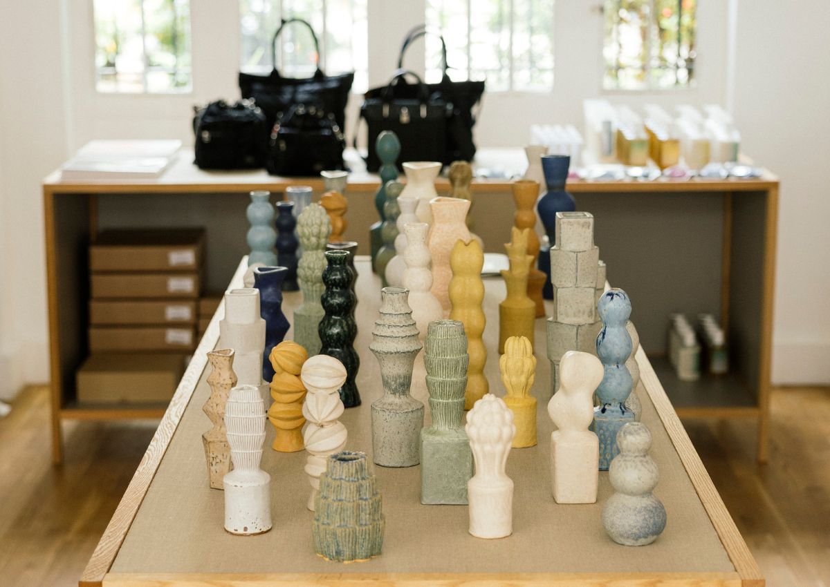 Chandeliers exposés dans le pop-up store Tokyo Sense.