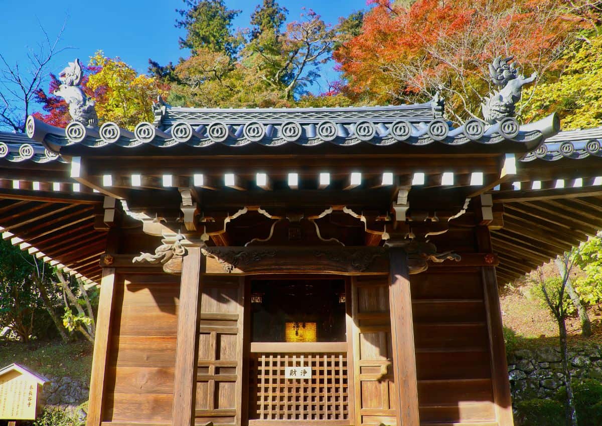 Entrée du temple Hase-dera, préfecture de Nara, Japon