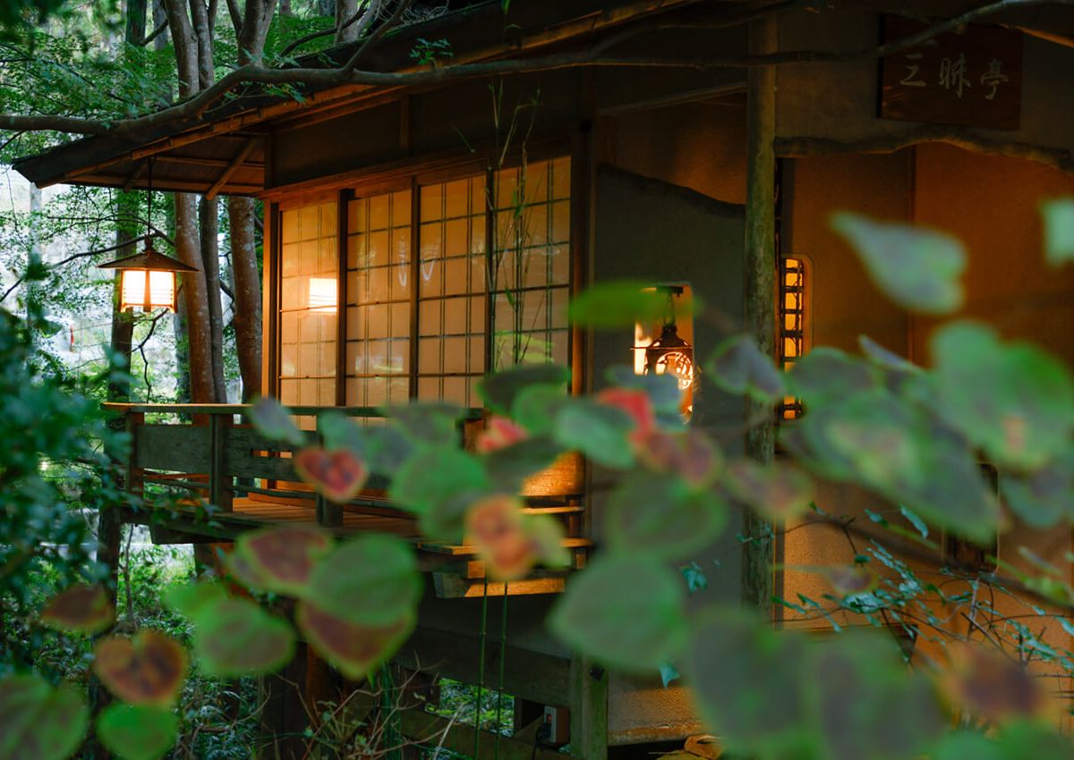 Ryokan Akame Onsen Yumoto Sansuien à la tombée de la nuit, Akame, Japon