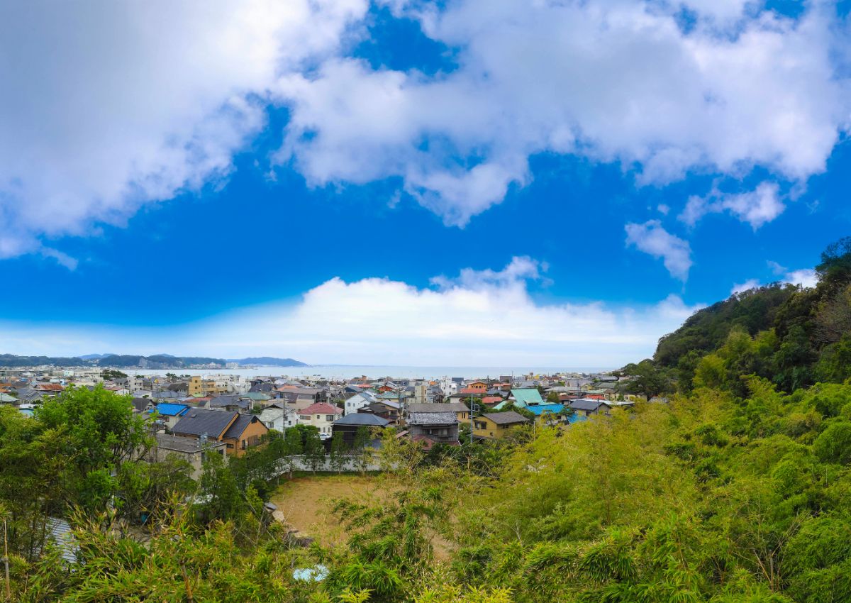 Vue de Kamakura avec la mer