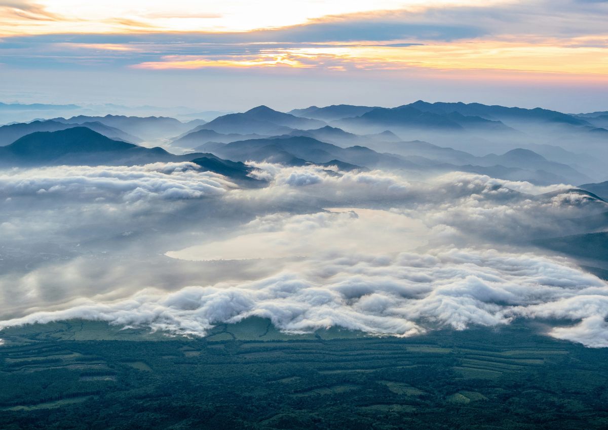 Lever de soleil depuis le mont Fuji, Japon