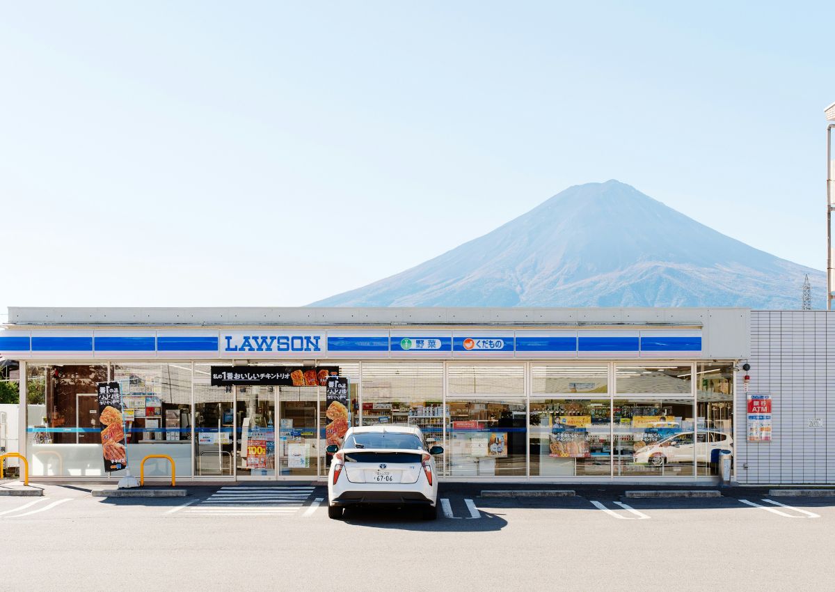 Superette Lawson, avec vue sur le mont Fuji, Japon