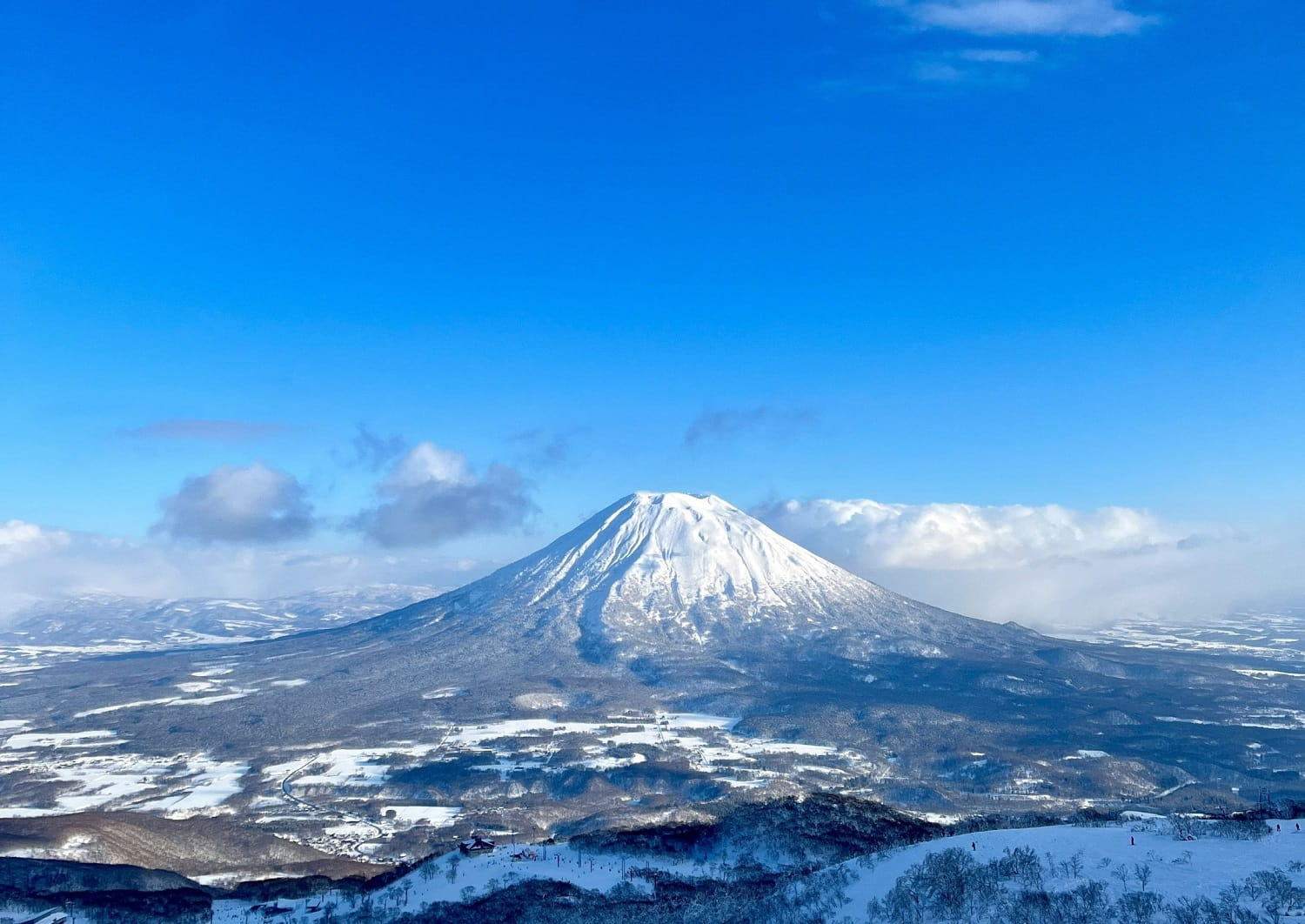 Mont Yotei depuis Niseko, Hokkaido, Japon