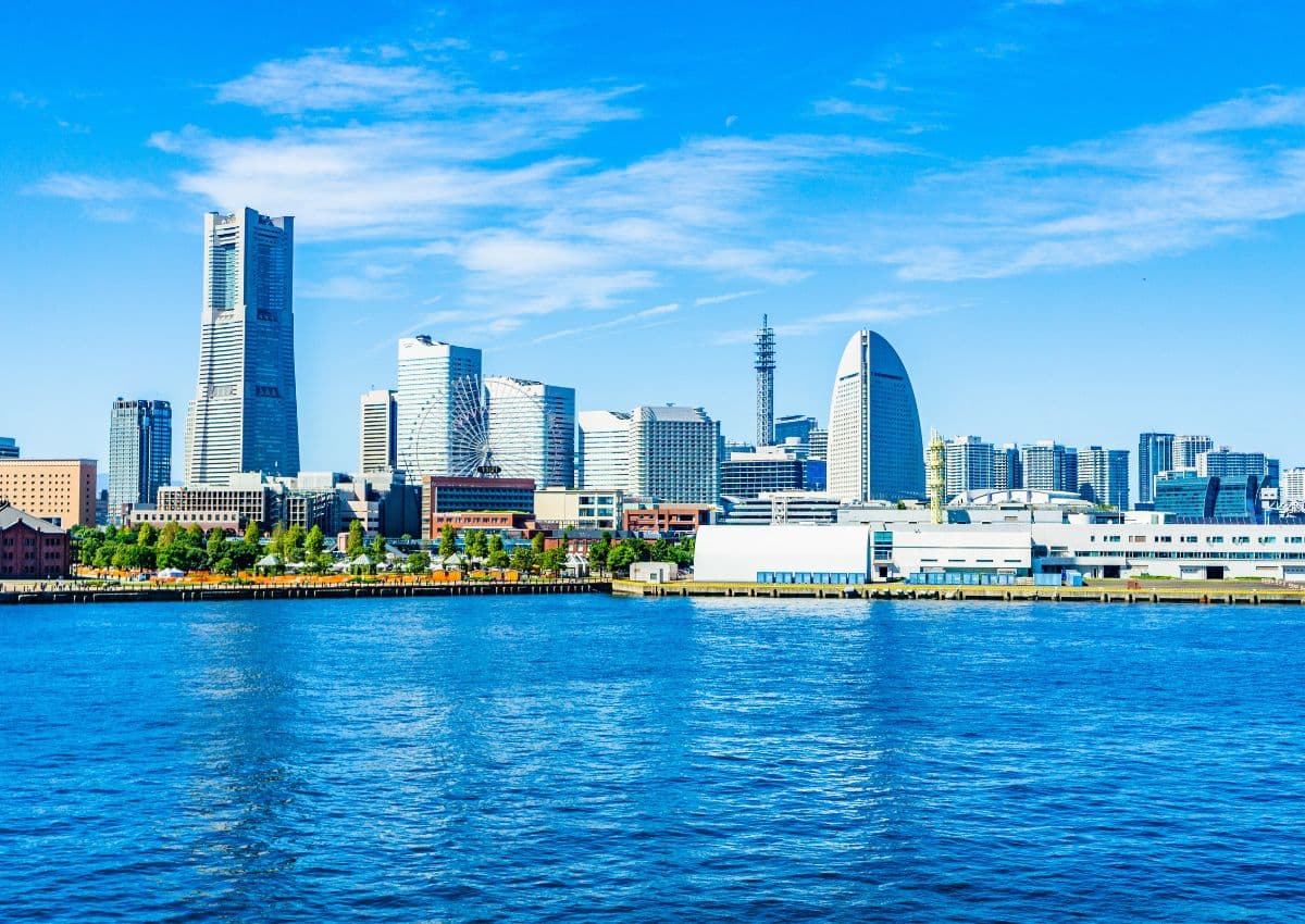 Le quartier de Minato Mirai à Yokohama, vu depuis la mer