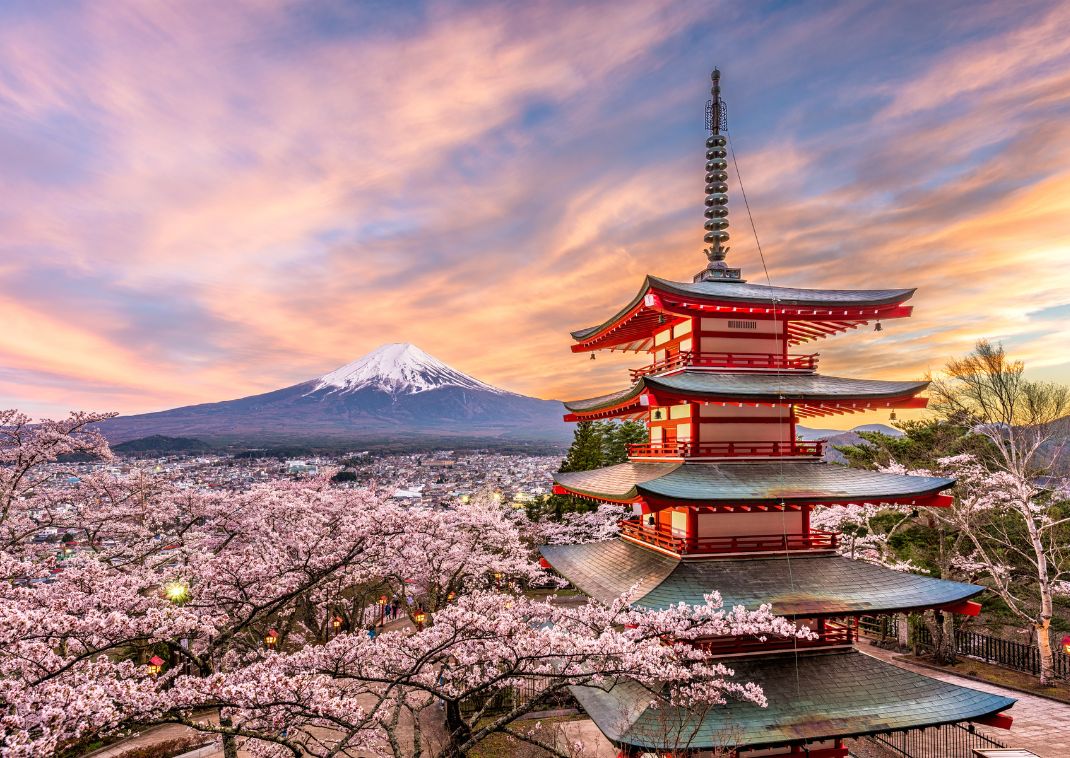 Vue de la pagode Chureito et du Mont Fuji à Fujiyoshida, Japon