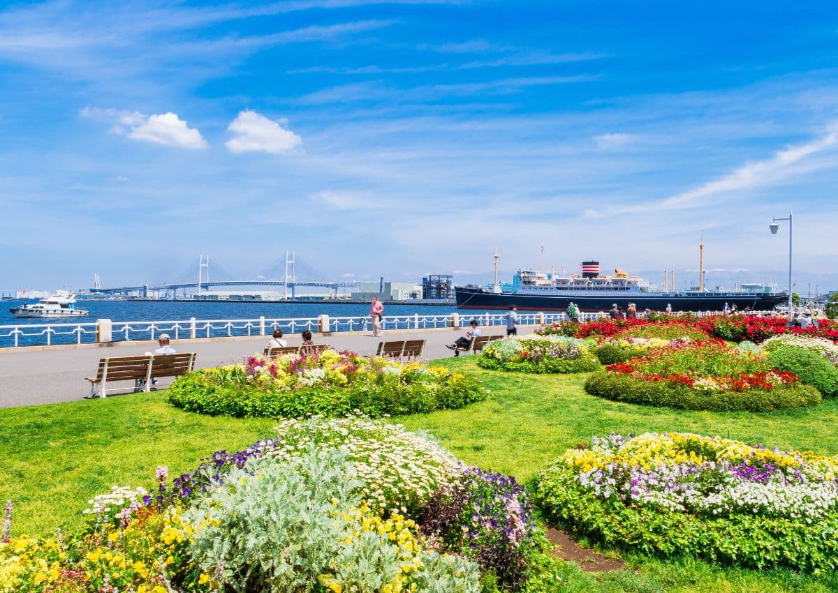 Printemps dans la baie de Yokohama, au parc Yamashita