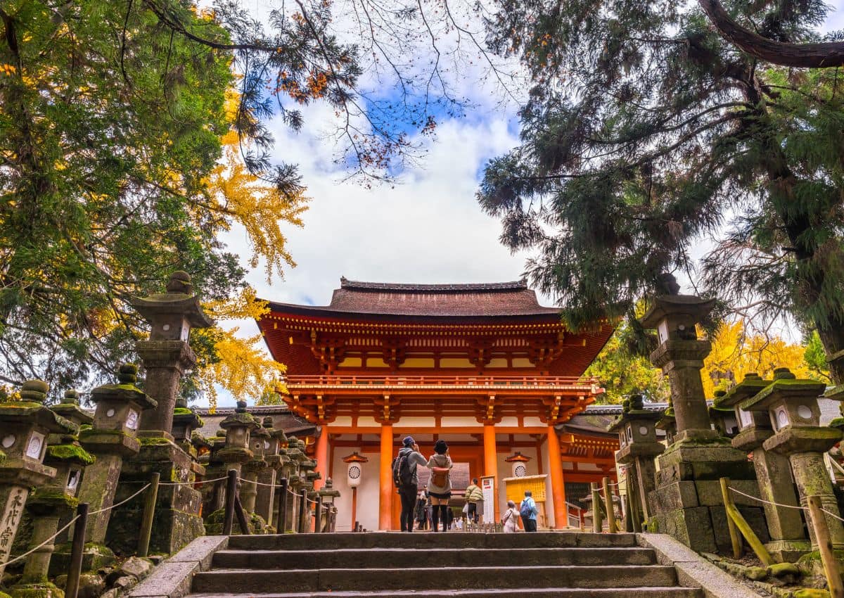 Escaliers menant au sanctuaire Kasuga Taisha, Nara