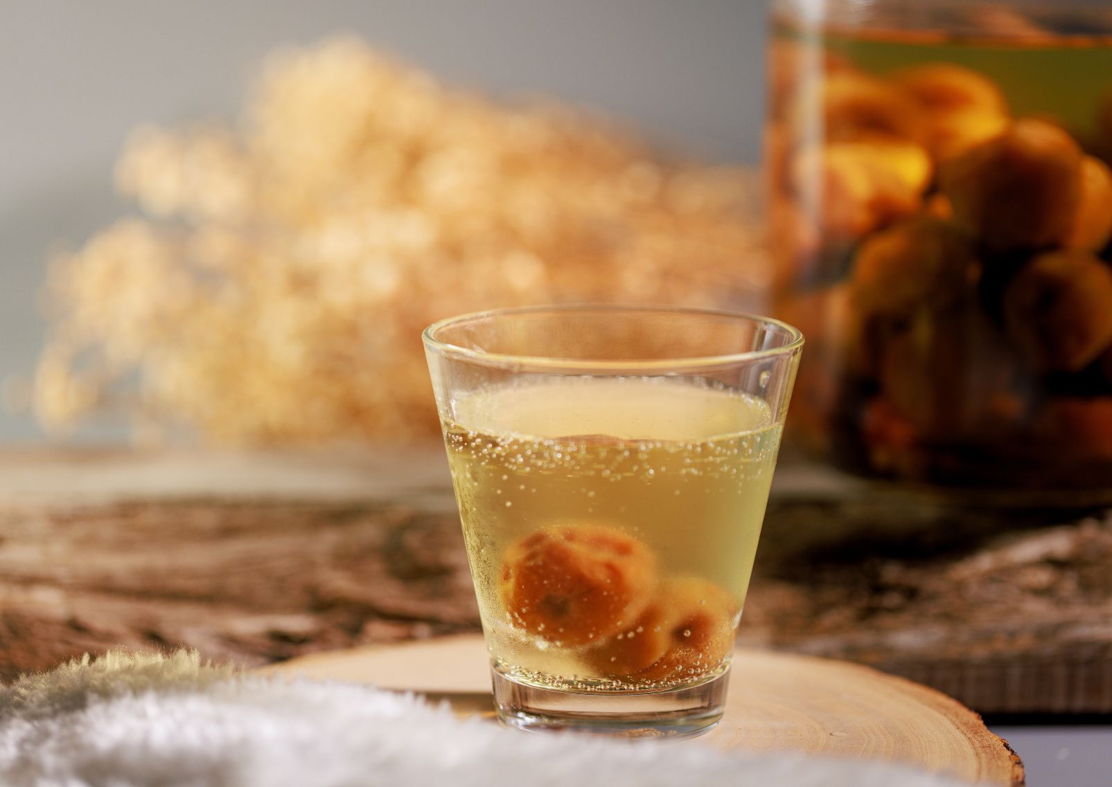 Verre d’umeshu, alcool de prune japonais
