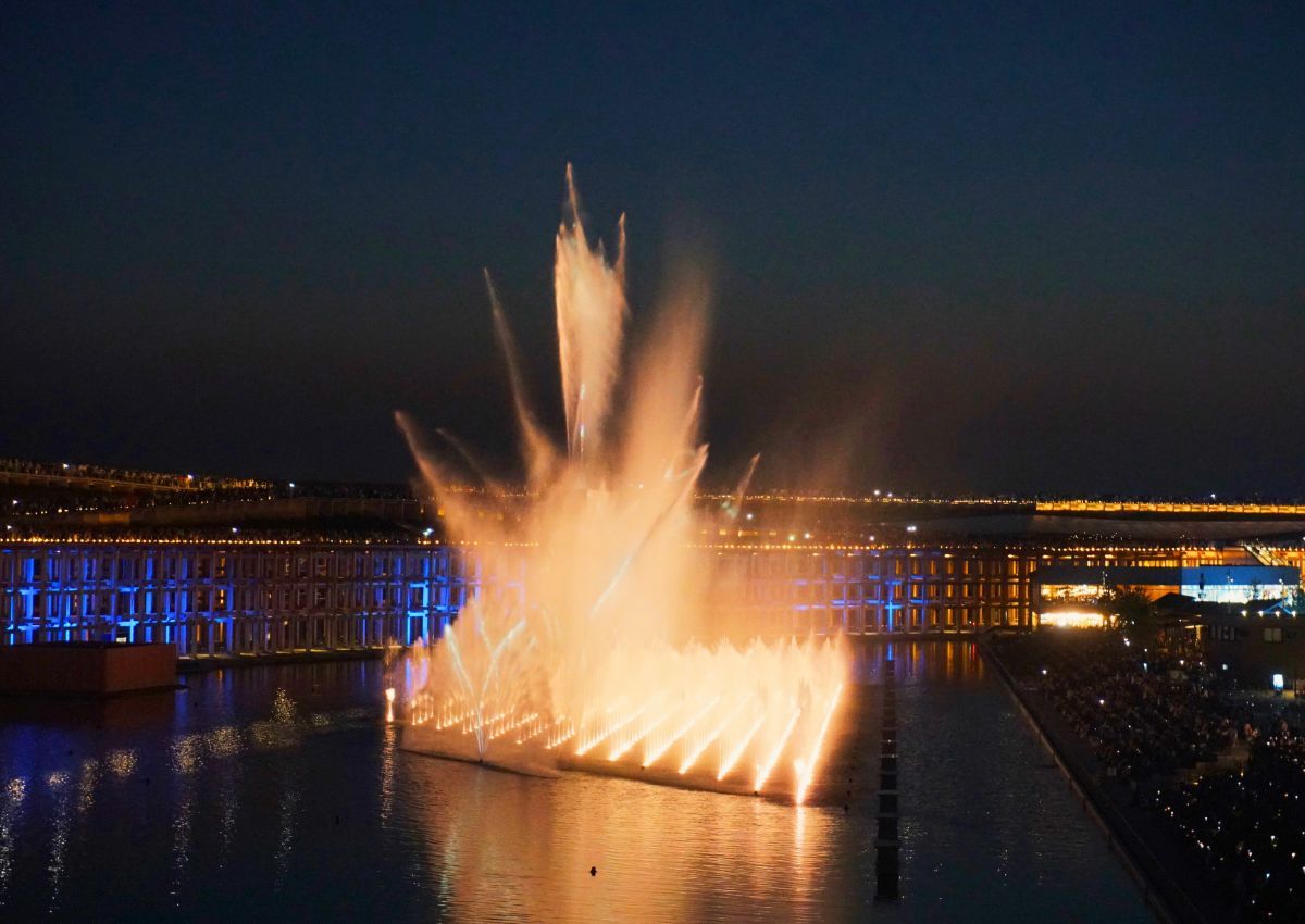 Jeux d’eau et de lumière sur la Water Plaza