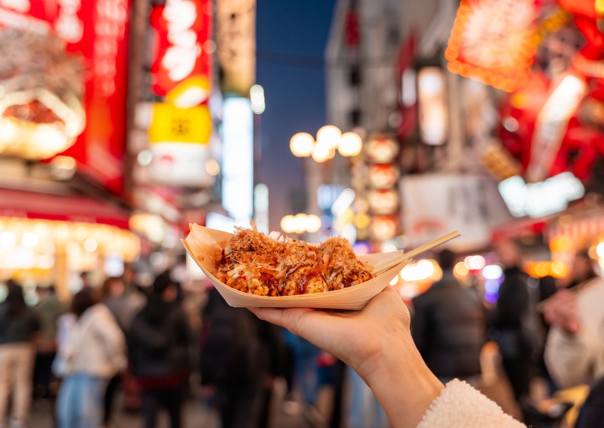 Takoyaki dans les rues d’Osaka, Japon