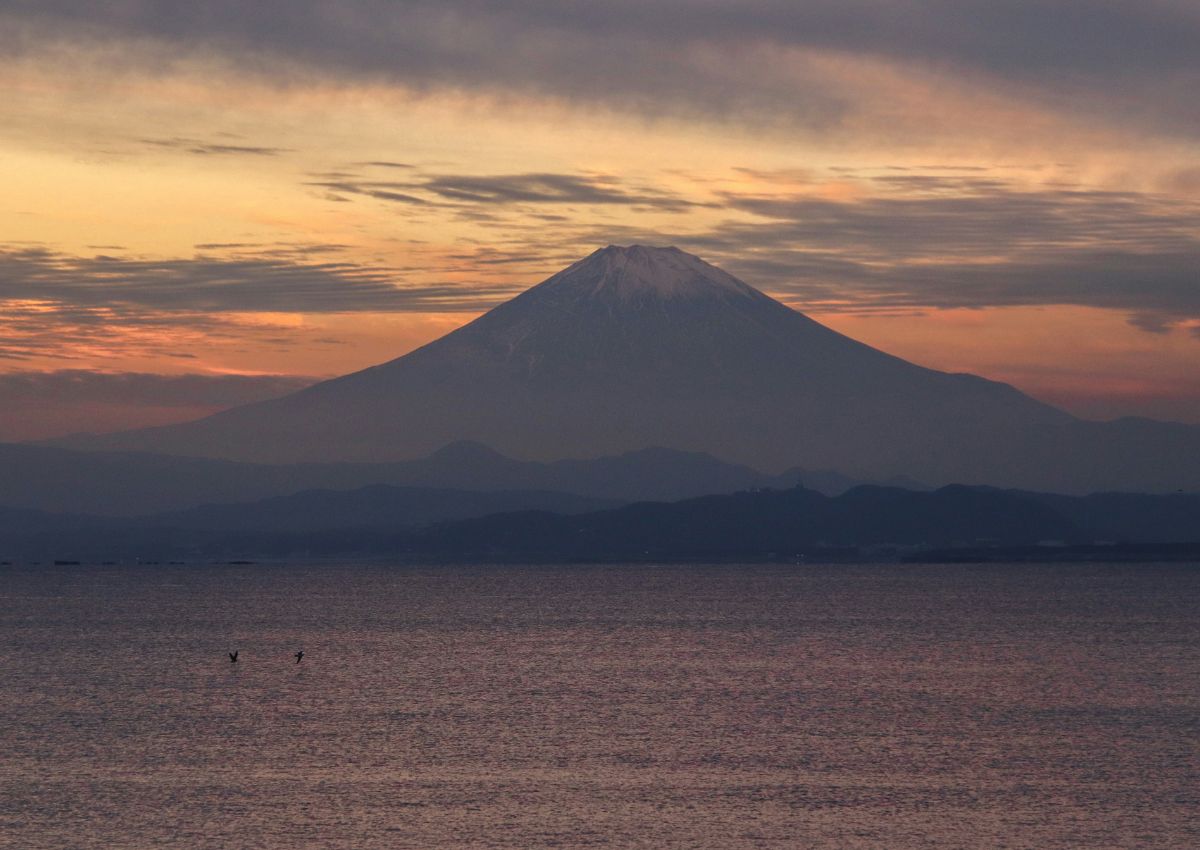 Mont Fuji au coucher du soleil depuis l’Enoshima Sea Candle, Fujisawa