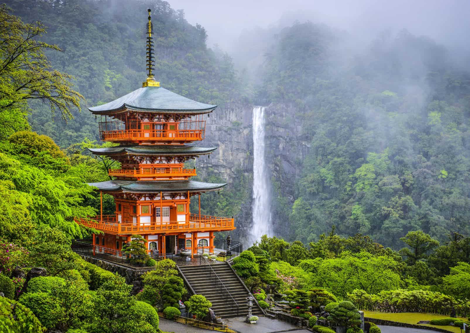 Pagode de Seigantoji et chutes de Nachi, Japon