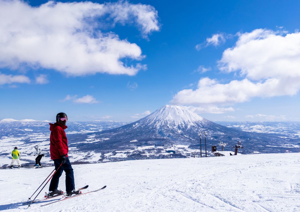Skieur à Niseko, Hokkaido, Japon
