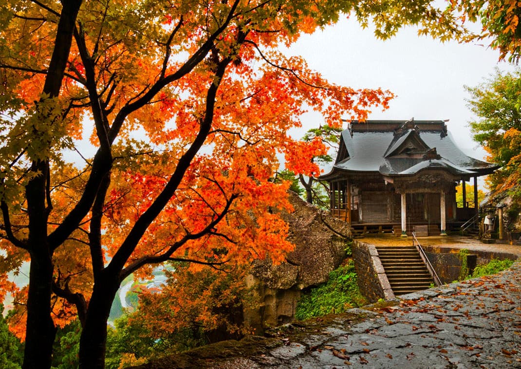 Temple de Yamadera en automne à Yamagata, Japon