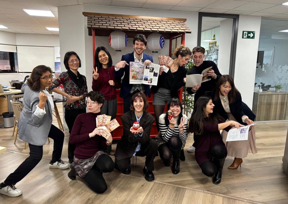 Conseillers de Japanspecialist dans leur bureau