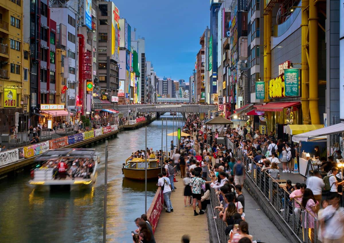 Canal du quartier de Dotonbori à Osaka, Japon