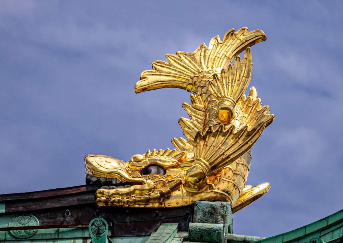 Shachihoko doré sur le château de Nagoya