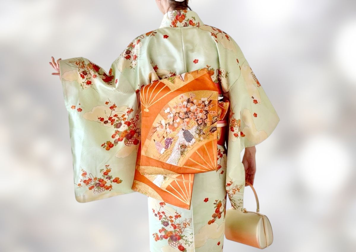 Femme portant un kimono tomesode
