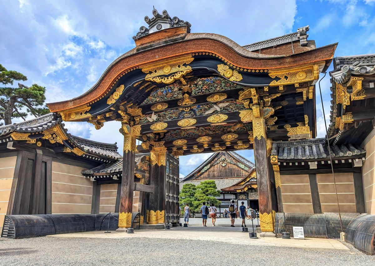 Porte Karamon du château de Nijo, Kyoto, Japon