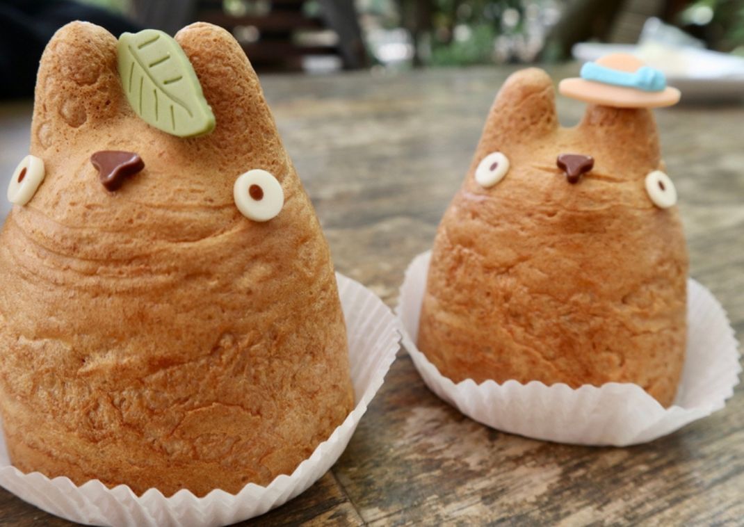 Jolie paire de choux à la crème Totoro du Ghibli Café