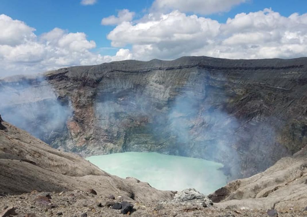 Cratère du Nakadake, mont Aso, Japon