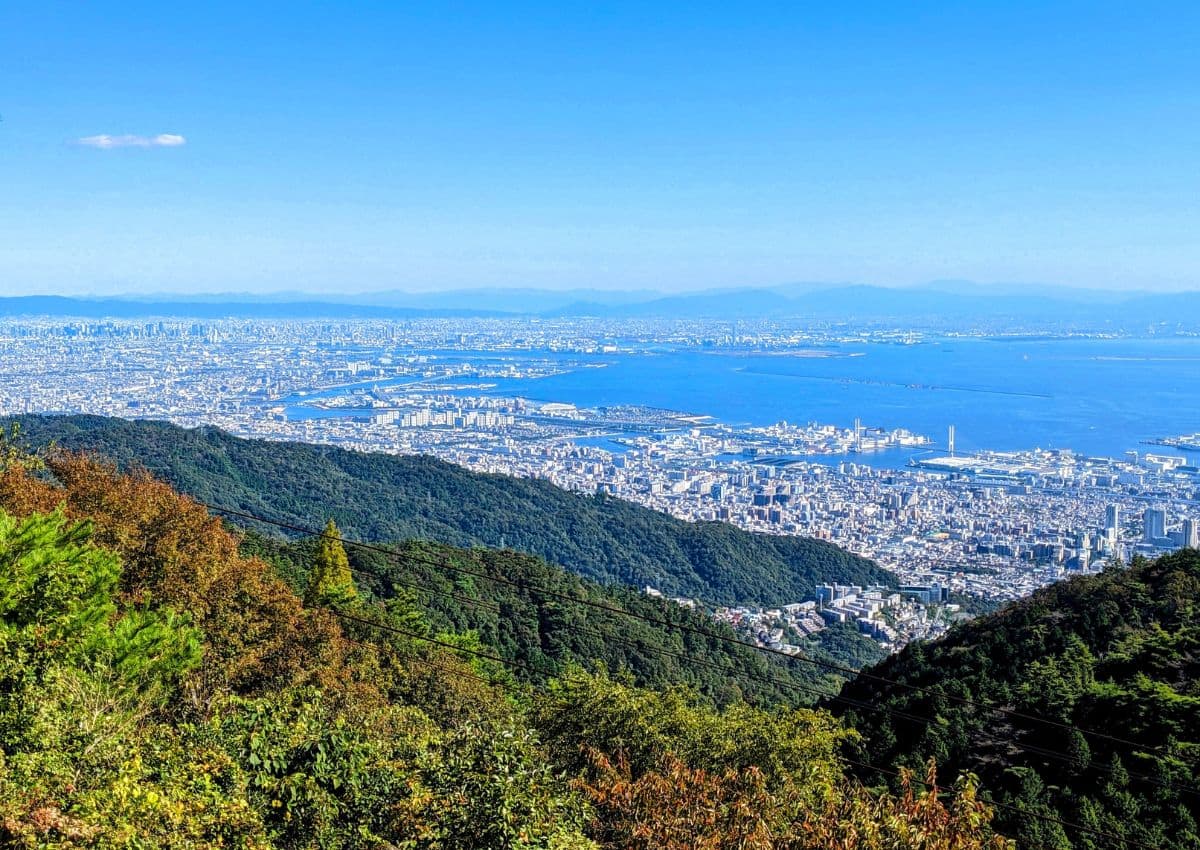 Vue sur Kobe et la baie d’Osaka depuis le mont Rokko