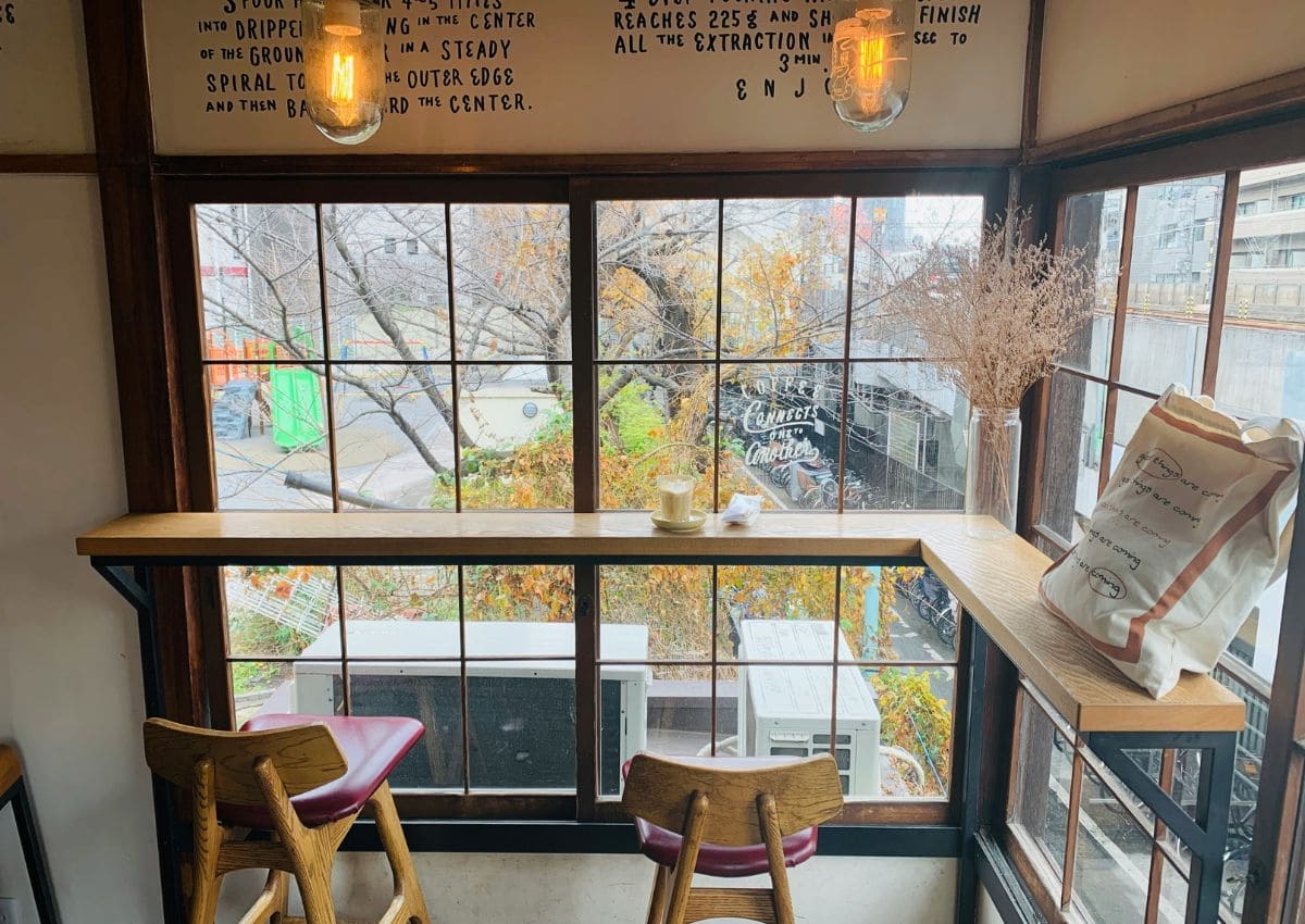 Intérieur d’Onibus Coffee, adresse de Nakameguro