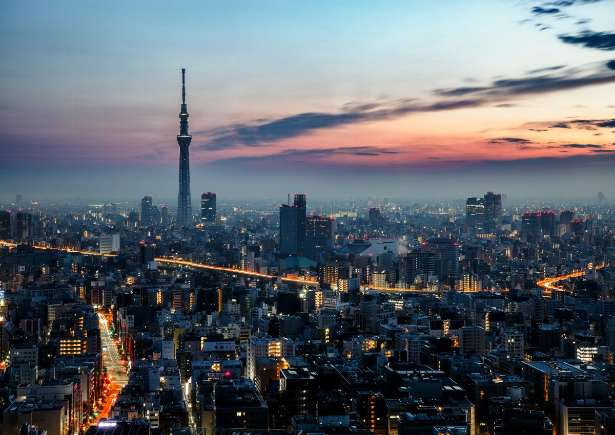 Coucher de soleil sur la skyline de Tokyo avec la Tokyo Skytree, Japon