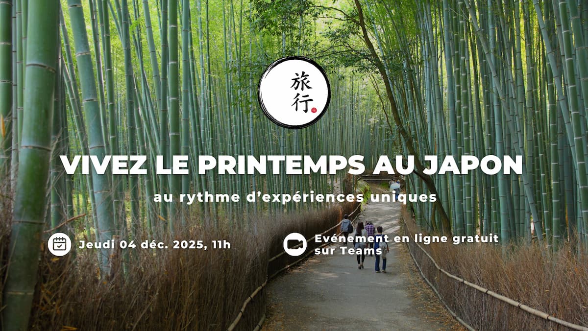 Touristes dans la bambouseraie d’Arashiyama, Kyoto, Japon