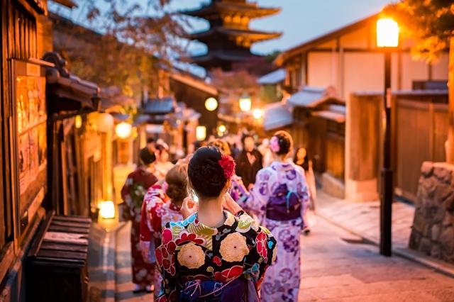 Dames portant des kimonos à Kyoto