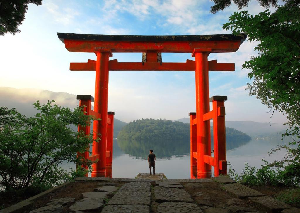 Torii rouge, Hakone