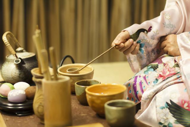 Cérémonie traditionnelle du thé au Japon 