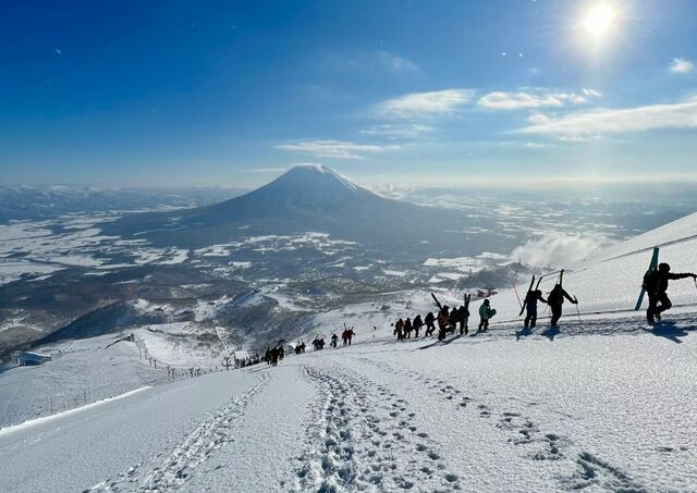 Skieurs et snowboardeurs à Niseko, Hokkaido