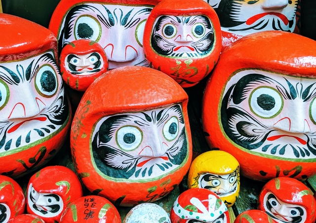 Daruma, Naha