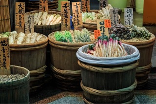 Légumes marinés au marché de Nishiki, Kyoto