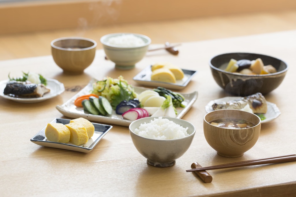 Repas japonais avec soupe miso et riz