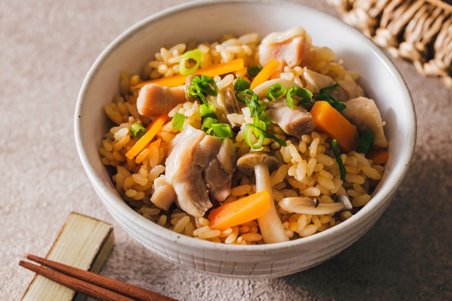 Ajigohan, riz aux champignons et aux légumes