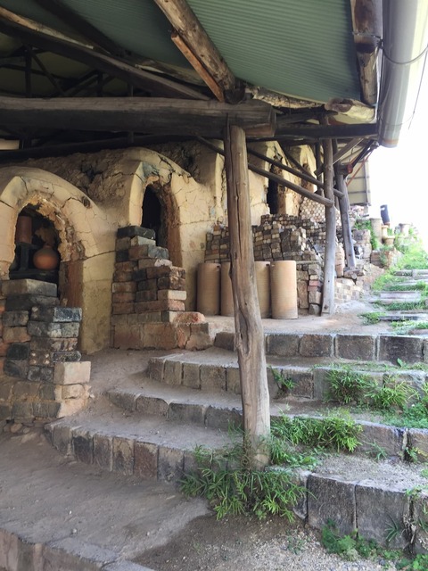 Four dragon traditionnel pour la cuisson de la céramique, Shigaraki 