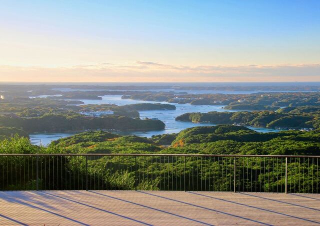 Vue de la baie d’Ago au coucher du soleil, Mie, Japon