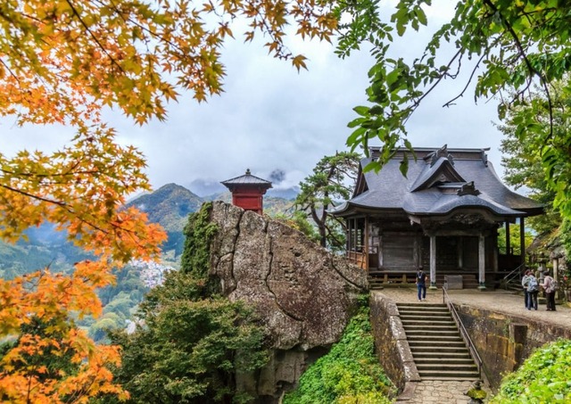 Temple Yamadera en automne, Yamagata, Japon