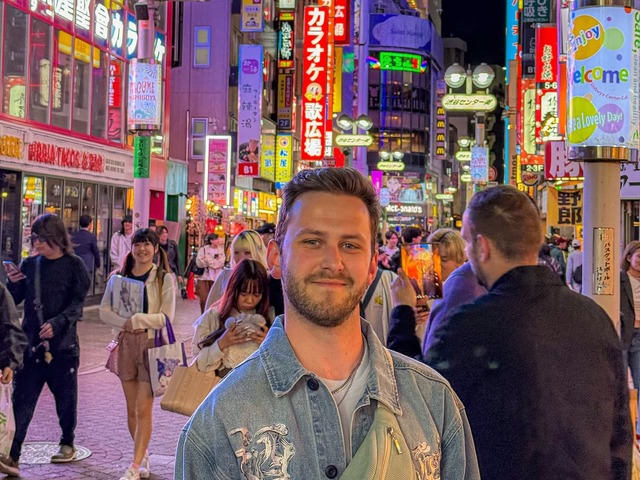 Dans les rues animées de Tokyo, près de Shibuya