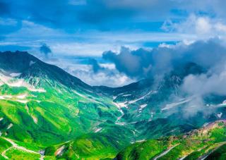 Jolies vallées de la route alpine de Tateyama Kurobe