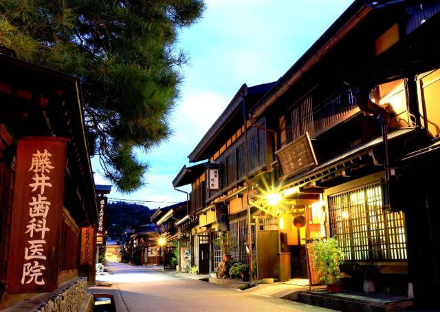 Rues de Takayama la nuit