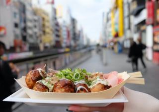 Takoyaki, spécialité de la cuisine de rue