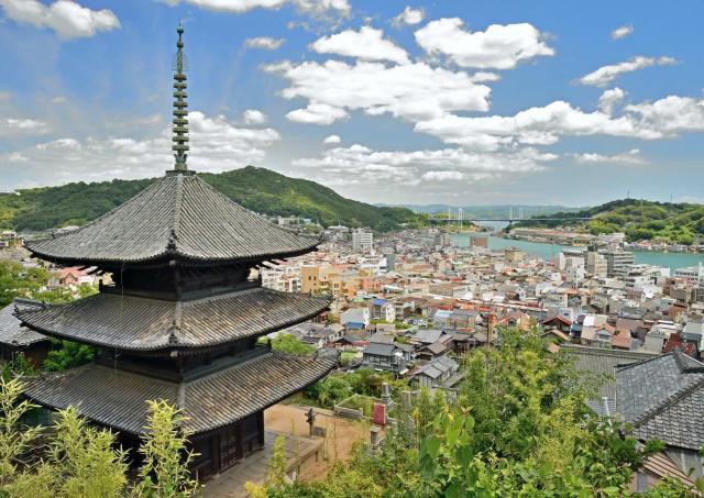 Temple Ten'neiji surplombant Onomichi