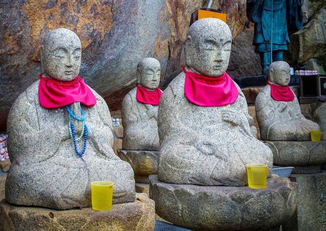 Statues Jizo au temple Saigoji