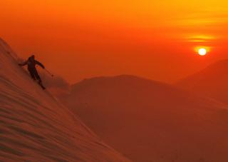 Ski au coucher du soleil